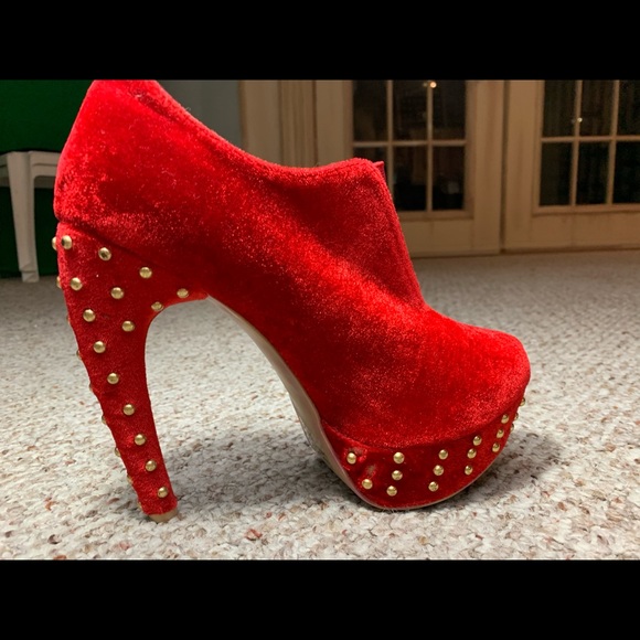 Red and Gold Sexy Velvet Booties - Picture 6 of 6